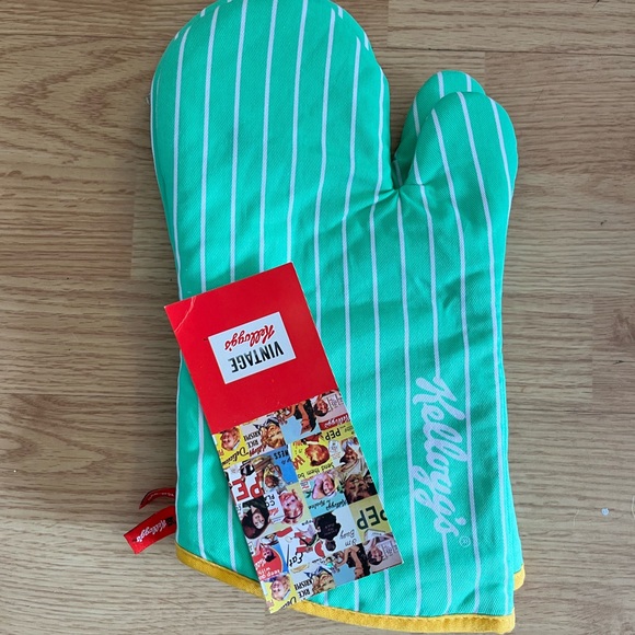 Vintage looking Kellogg’s oven mitts NWT - Picture 1 of 1